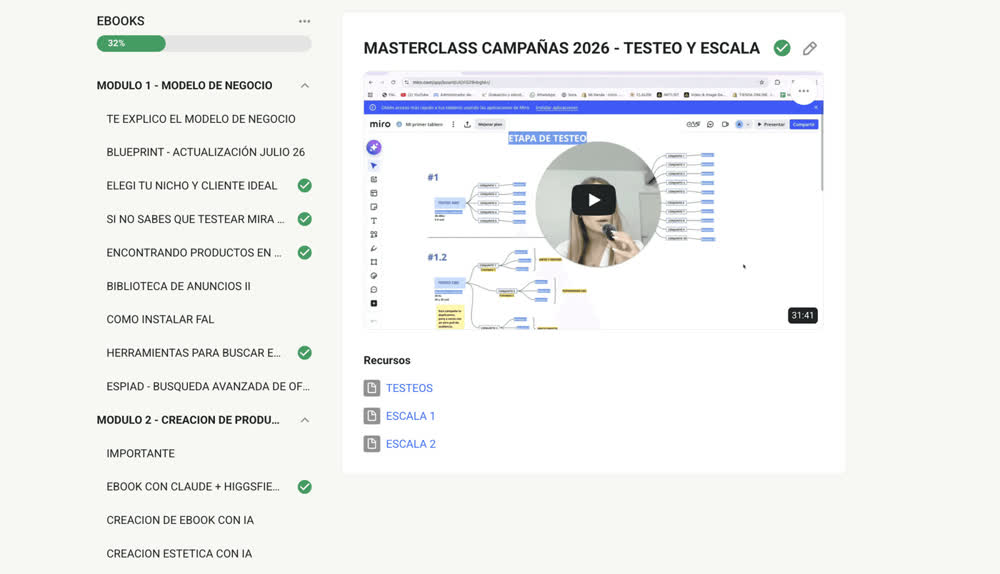 Plataforma del programa con los módulos y una masterclass